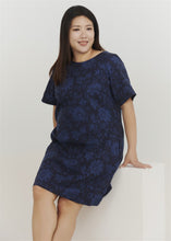 Load image into Gallery viewer, Mori Yarn-Dyed Jacquard Shift Dress in Blue