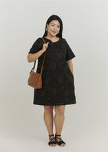 Load image into Gallery viewer, Mori Yarn-Dyed Jacquard Shift Dress in Green