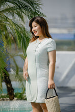 Load image into Gallery viewer, plus size modern cheongsam qipao in green with lace overlay