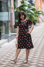 Load image into Gallery viewer, plus size black and red heart print satin midi dress with puff sleeves