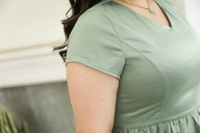 Load image into Gallery viewer, Regina Cocktail Lace Dress in Mint Green