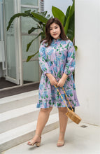 Load image into Gallery viewer, plus size purple and blue floral baby doll dress