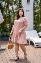 Load image into Gallery viewer, plus size pink drop waist dress with lace detail