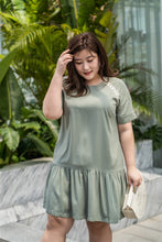 Load image into Gallery viewer, plus size green drop waist dress with lace details
