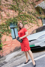 Load image into Gallery viewer, Plus size red mermaid tail dress with pleated v-neck