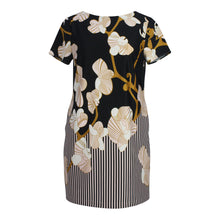 Load image into Gallery viewer, Plus size orchid print shift dress with back cut out