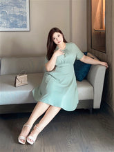 Load image into Gallery viewer, Justine Lyocell Dress in Green
