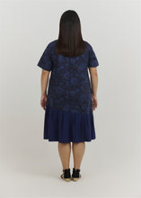 Load image into Gallery viewer, Mori Yarn-Dyed Jacquard Midi Dress in Blue
