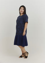 Load image into Gallery viewer, Mori Yarn-Dyed Jacquard Midi Dress in Blue
