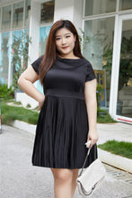 Load image into Gallery viewer, Paige Pleated Dress in Black
