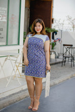 Load image into Gallery viewer, plus size blue floral modern cheongsam qipao inspired shift dress with yellow piping
