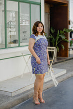 Load image into Gallery viewer, plus size blue floral modern cheongsam qipao inspired shift dress with yellow piping
