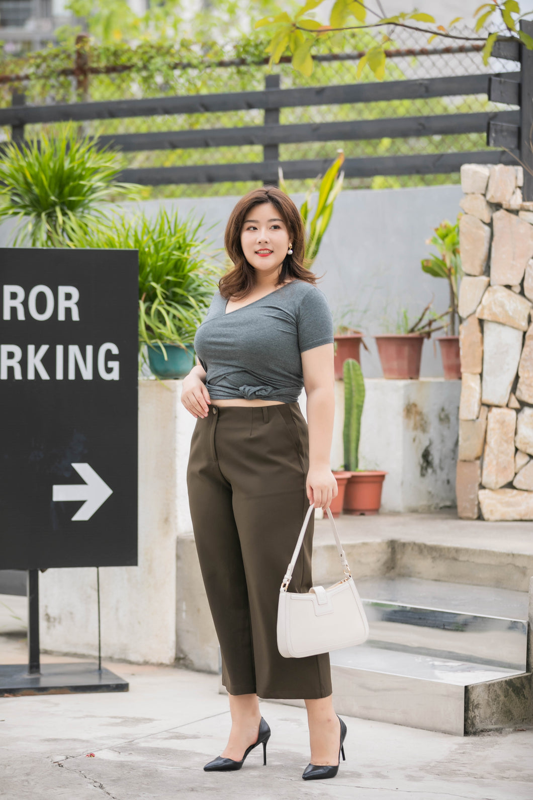plus size olive green wide legged crop pants
