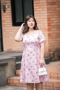 plus size pink heart print satin midi dress with puff sleeves