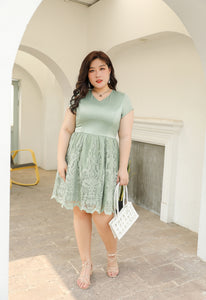 Regina Cocktail Lace Dress in Mint Green