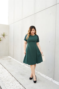 Plus Size Emerald Green Cocktail Dress with Jacquard Sleeves and Inverted Pleats