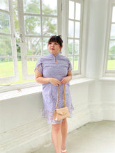 Load image into Gallery viewer, Ruyi Lace Cheongsam in Lavender
