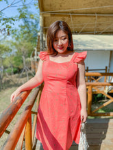 Load image into Gallery viewer, Courtney Sweetheart Neckline Dress
