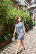 Load image into Gallery viewer, Chelsea Shift Dress
