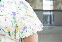 Load image into Gallery viewer, Chang Le Floral Cotton Lace Cheongsam in Green
